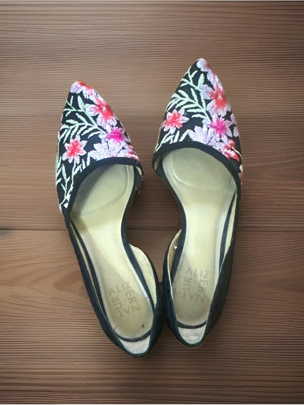 Naturalizer Floral Embroidered Pointed Toe D'Orsay Flats 8N